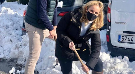 Diputados del GPP ayudan y limpian las calles madrileñas