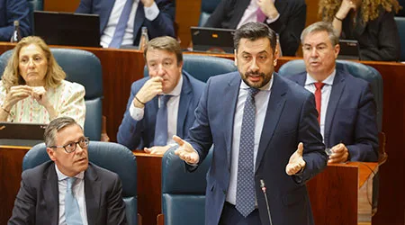 Díaz-Pache defiende que los madrileños han elegido “una política en positivo, orgullosa de su región”, frente a una izquierda que “representa la política triste de la intervención, la envidia y el complejo sobre nuestra propia Historia”