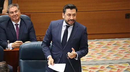 Díaz-Pache, a la izquierda: “Ustedes quieren abolir la riqueza y nosotros la pobreza que pretenden perpetuar”