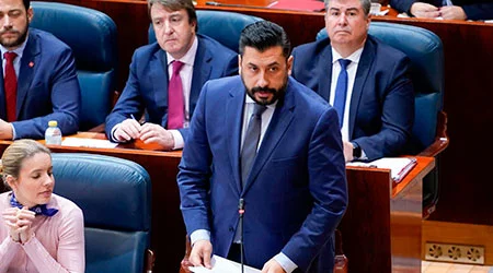 Díaz-Pache: “Si a Mónica García le importase la Sanidad pública, estaría encargándose de ampliar las 1.000 plazas formativas de MIR que necesitamos”