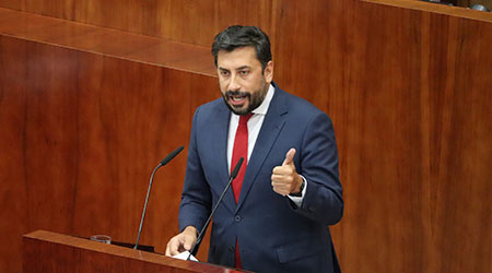 Díaz-Pache censura “la corrupción política, económica, moral e institucional de unos ladrones que han vendido España a sus enemigos y están intentando desguazarla”