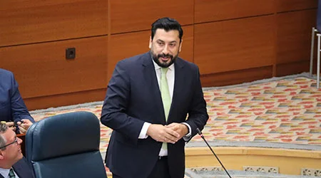 Díaz-Pache: “Hubo un día en que España tenía un Gobierno a su servicio y no un Gobierno que pretende que toda España le sirva a él”