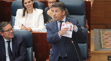 Muñoz Abrines: «Felicitamos a Lobato por su último ejercicio de márketing: pasamos del comic al abono de transporte fake»