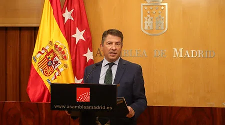 Abrines: “Que Juan Lobato diga que la apertura de colegios en días no lectivos es una copia mala de una propuesta suya, demuestra que no se lee lo que aprueba el Consejo de Gobierno”