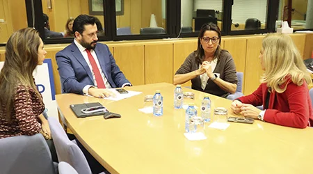 Nos reunimos con la vicepresidenta del Colegio de Médicos de Madrid, quien muestra su apoyo a la modificación de la ley de Identidad de Género