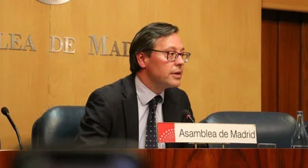 Serrano: “Condenamos la agresión homófoba en Madrid y lamentamos que ni Podemos ni Más Madrid hagan lo mismo con las agresiones que están sufriendo los jóvenes del PP en el País Vasco”