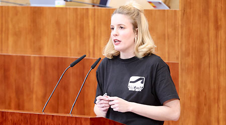 Vigil: “El PP ha defendido y defenderá siempre a todas las personas por el hecho de haber nacido personas, sin importar a quién ame, con quién esté o lo que haga”