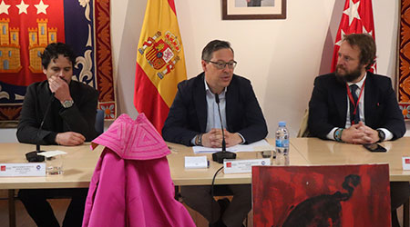 Serrano: “Hablar de toros es hablar de cultura, de libertad y de Madrid”